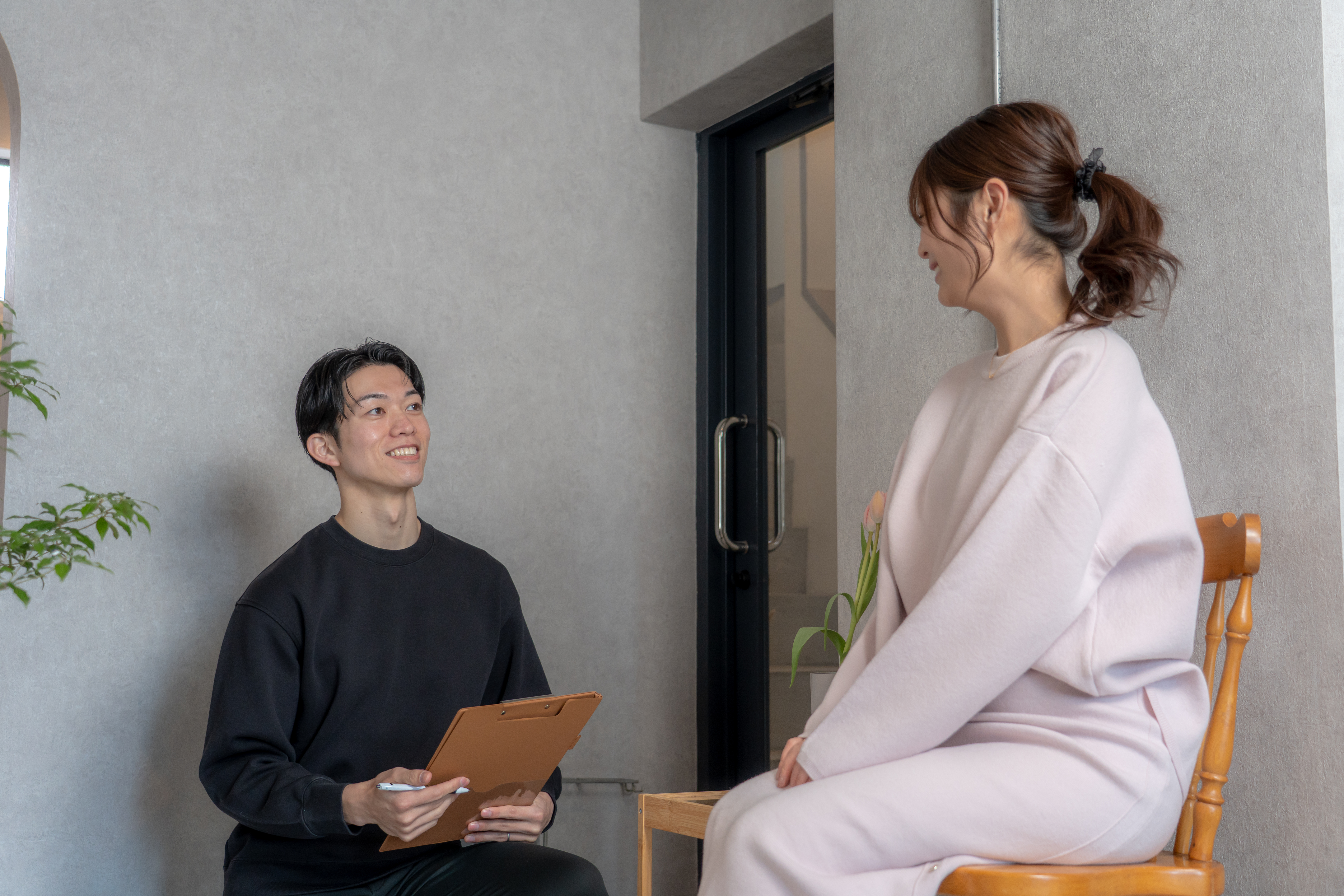 トレーニングしている女性